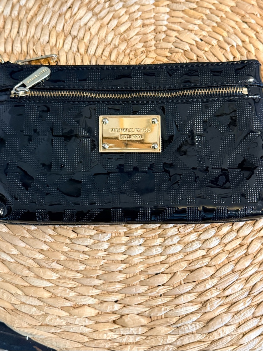Michael Kors Black Patent Leather Zip Wallet – Gold Hardware